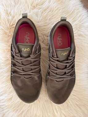 Ryka Athletic Sneakers Women’s Size 7.5 W